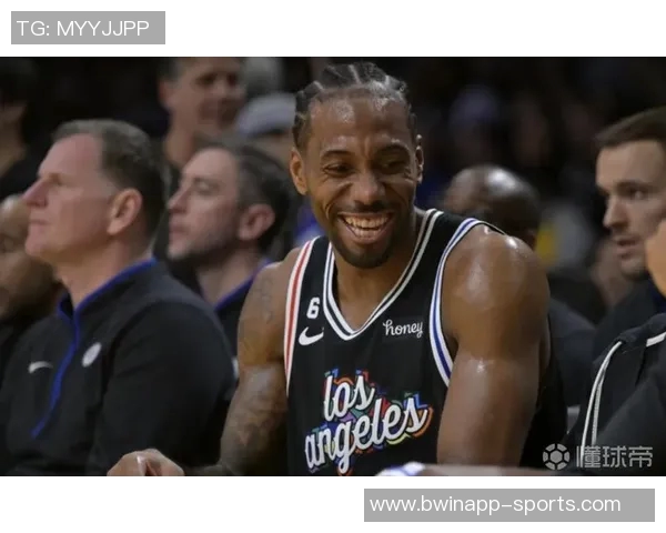 莱昂纳德半场表现出色高效贡献13分3篮板4助攻1抢断助力球队